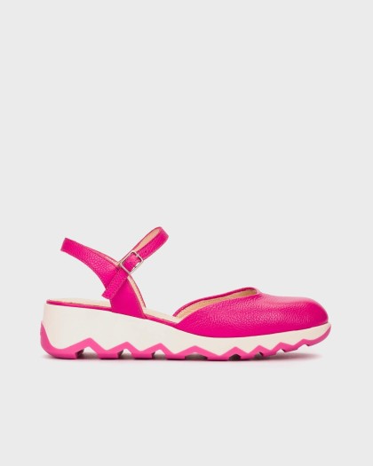 Zapatos destalonados SIMON 23 confeccionados en piel fucsia.