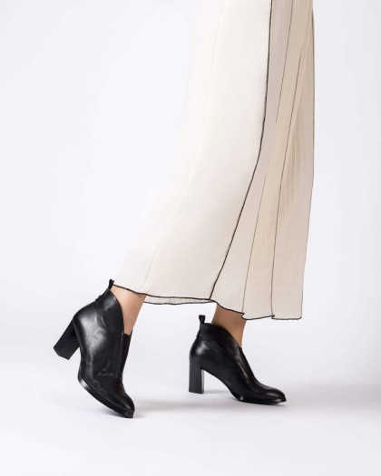 Wonders.com | Black VFELX 12 Ankle Boots L-1112 ISY