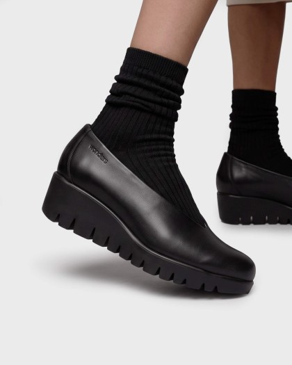 Wonders.com | Black FLY Shoe C-33100 NATURE